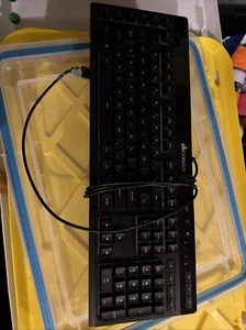 Corsair Gaming Tastatur K55 RGB schwarz hintergrundbeleuchtet verkabelt getestet funktioniert - Bild 1 von 3