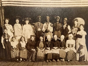 Antq. Foto a bordo 1904 Play Group of Christian Endeavor Society Evansville IN - Imagen 1 de 8