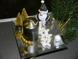 Gesteck Weihnachtsmann auf Spiegelglas, Kerze, Eigenkreation, NEU - Bild 1 von 6