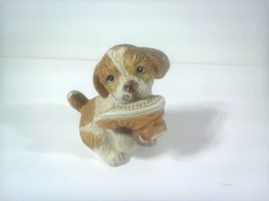 Homco #1405 Cocker Spaniel Puppy Dog Chewing Brown Shoe Ceramic Figurine Vintage - Picture 1 of 6