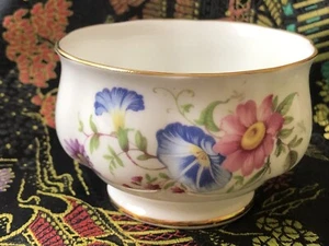 Royal Albert summer flowers 3.75”Open Sugar Condiment Bowl Bone China England - Imagen 1 de 4