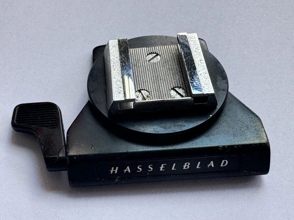 Hasselblad 40258 Adjustable Clip On Flash Shoe for C Lens B50 Metal Hood - Image 1 of 2