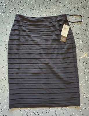 Falda Lápiz Adrianna Papell Evening Essentials Línea A Negra Talla 6 Forrada en Niveles Foto 1 de 4