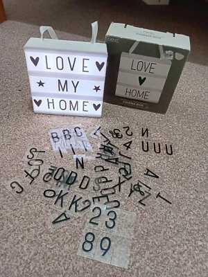 Caja de luz de letras de cine - Love Home Foto 1 de 3