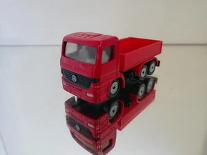 Camión Siku Mercedes rojo - Imagen 1 de 6
