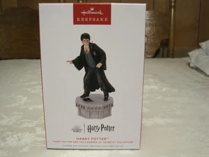 HARRY POTTER HALLMARK KEEPSAKE ORNAMENT HARRY POTTER & THE CHAMBER OF SECRETS - Picture 1 of 15
