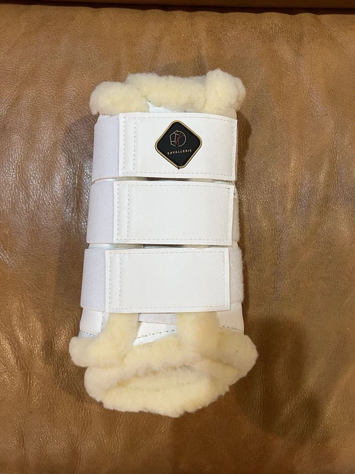 Large Kavallerie Dressage Fleece-Lined White Brushing Boots - Image 1 of 4