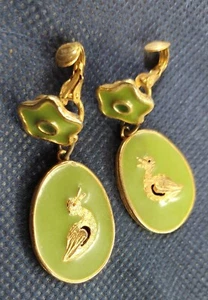 Vintage Enamelled Duck Dangling Green Clip Earrings Unique Fun - Picture 1 of 6