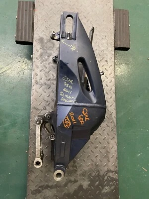 SUZUKI GSXR 600 750 2011-2017 REAR SWINGARM .. READ - Image 1 of 3