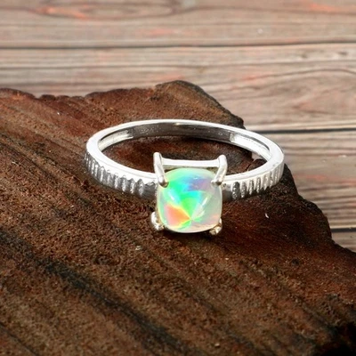 Anillo de ópalo de plata anillo de ópalo azul delicado anillo de ópalo hecho a mano anillo vintage J-632 Foto 1 de 2