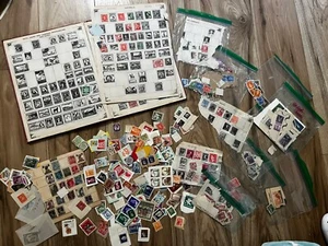 Weltweit Briefmarken Lot Vintage Buchtüten zufällig ungesucht viele viele Briefmarken! - Bild 1 von 12