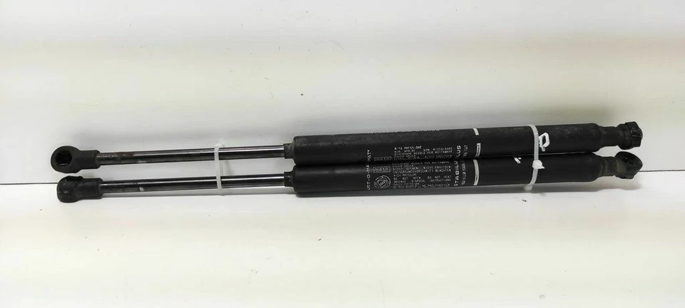 Alfa Romeo 147 2001 Set Gas Struts Damper Bonnet 46739202 UST46958 - Imagem 1 de 4