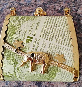 Vintage Holographic Green & Gold Metallic Purse Handbag Featuring An Elephant - Picture 1 of 13