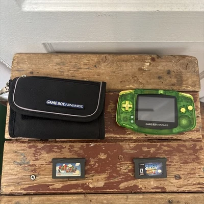 Модифицированный Gameboy Advance с двумя играми и чехлом (Super Mario и Street Fighter - Изображение 1 из 4