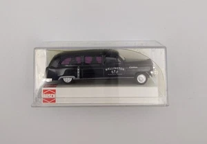 Busch 43466 1:87 Black Cadillac Station Wagon Hearse - Picture 1 of 1