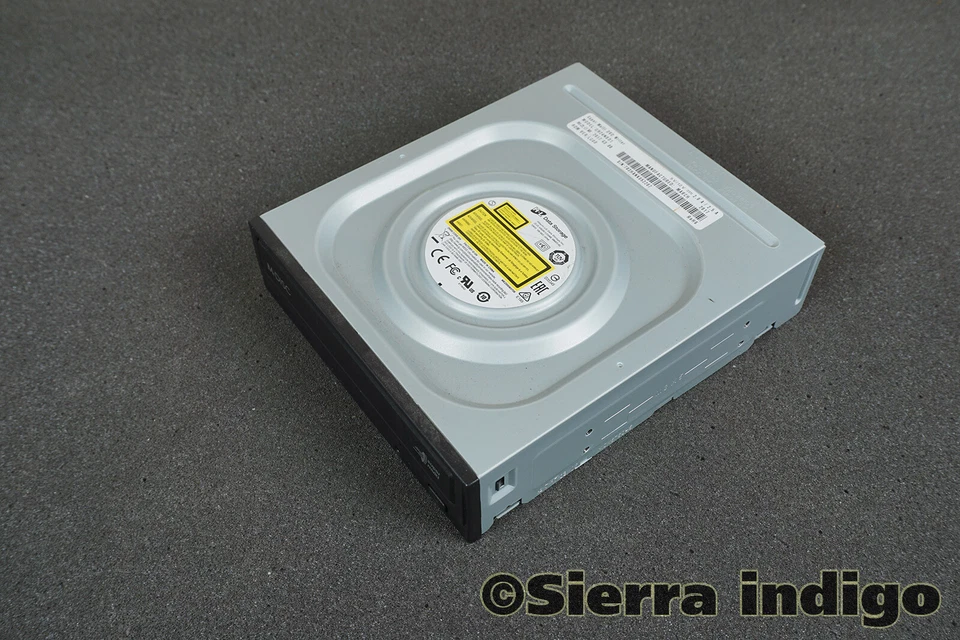 GH24NSD1 Hitachi-LG Black SATA DVD-RW Disk Drive - Image 1 of 1