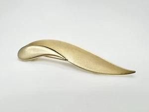 Sarah Coventry Brushed Gold Tone Leaf Brooch - Picture 1 of 4