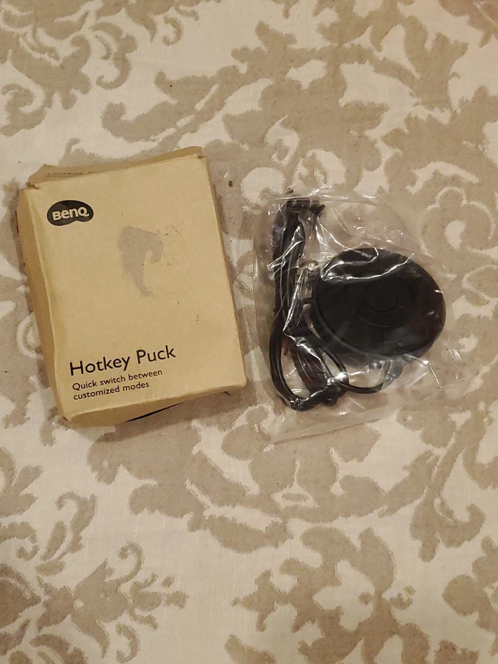 BenQ Hotkey Puck Customizable Quick Switch Between Modes, Black - Image 1 of 1