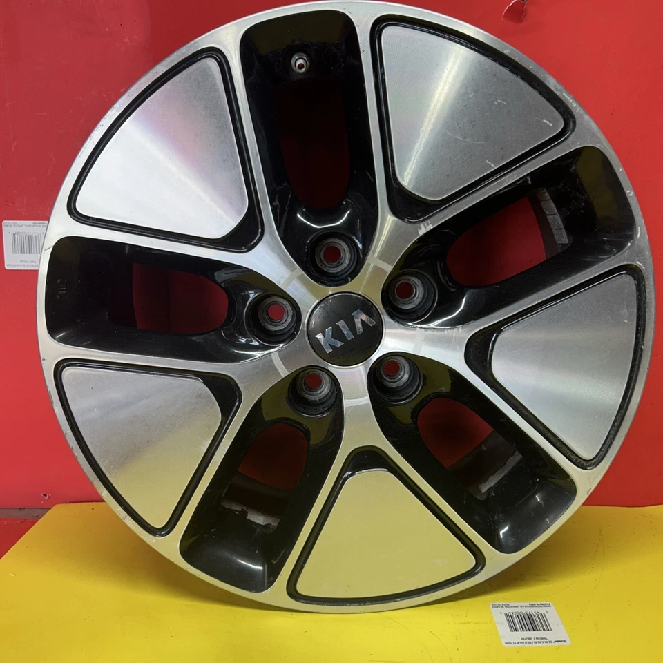 Rueda de fábrica de aleación Kia Optima 2011-2016 5 ranuras mecanizada y negra 17x6,5 OEM Foto 1 de 4