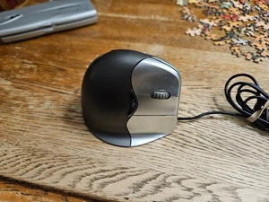 Evoluent Vertical Mouse 4 Right Handed Ergonomic Optical Mouse Wired TESTED! - Picture 1 of 3