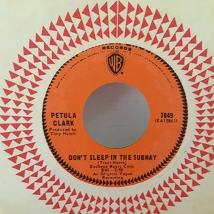 Petula Clark 45 rpm "Don't Sleep In The Subway" on Warner Bros. Records - Foto 1 di 2