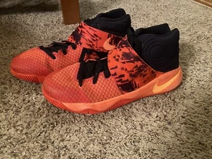2015 Nike Kyries “Infernos” Bright Orange Shoes Sz. 6Y 826673-680 - Picture 1 of 7