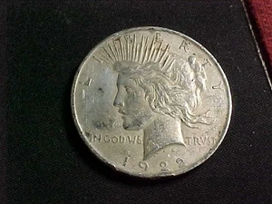 1922-P Peace dollar - 1 ounce silver coin -Over 100 years old - 90% Silver - Picture 1 of 2