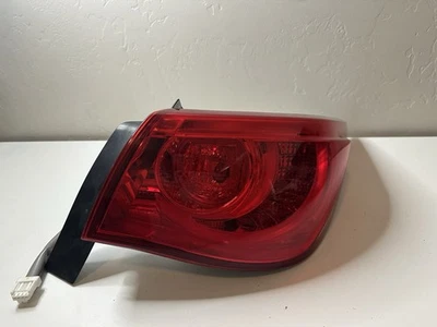 Luz trasera pasajero derecho Infiniti Q50 Q50S 2014 2015 2016 2017 OEM Foto 1 de 4