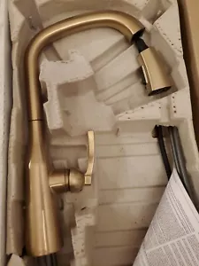 Delta Stryke 1.8 GPM Grifo de cocina desplegable - 9176-CZ-PR-DST -CHAMPAGNE BRONCE - Imagen 1 de 3