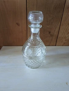 Vintage Decanter Diamond Cut Glass Liquor Wine Whiskey Etched Royal Crown Grapes - Picture 1 of 9