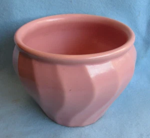 Vintage Bauer Pink Swirl Flower Pot - Picture 1 of 5