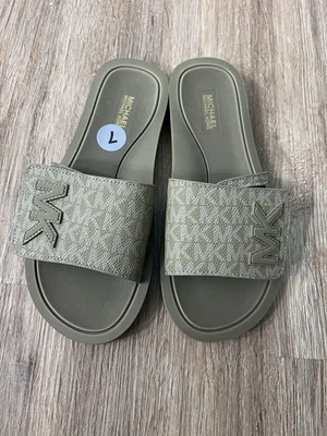 Sandalias para mujer MK Michael Kors Wade MK Logo MK Logo verde Foto 1 de 3