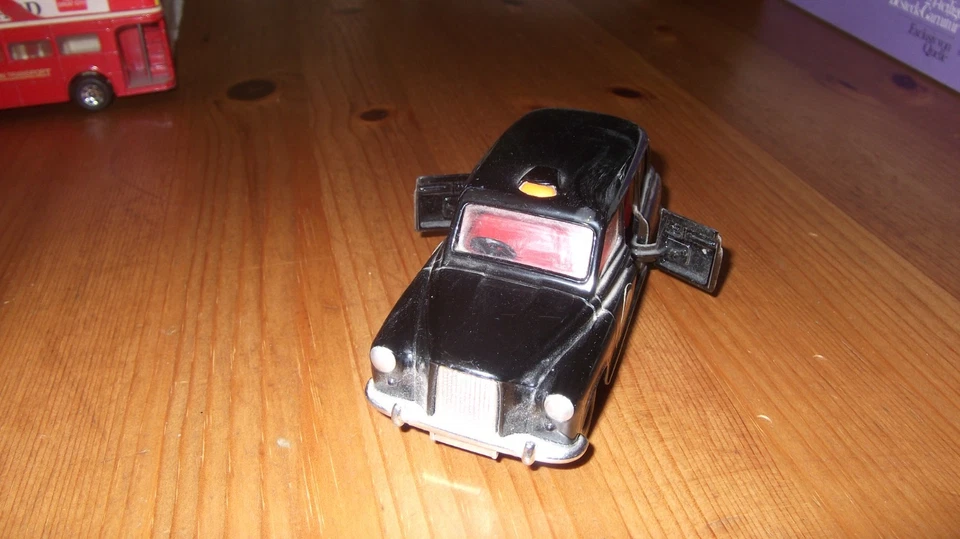 Modellauto Corgi Austin FX4 London Taxi 1:34 Gusseisen  ohne ovp - Bild 1 von 1