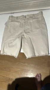 Old Navy Cut Off Denim Shorts Slim Built-In Flex Jean Raw-Edge Shorts NWT - Picture 1 of 4