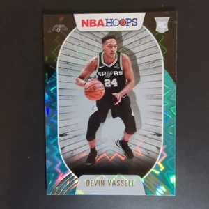 Devin Vassell 2020-21 Panini NBA Hoops #209 Teal Explosion Parallel RC SAS - Imagen 1 de 6