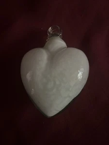 Adorno de corazón blanco de vidrio soplado/atrapador de sol - Imagen 1 de 5