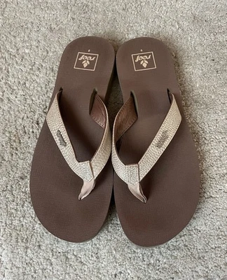 Женские шлепанцы Reef размер 9 с ремешками из розового золота сандалии-подушки - Изображение 1 из 3