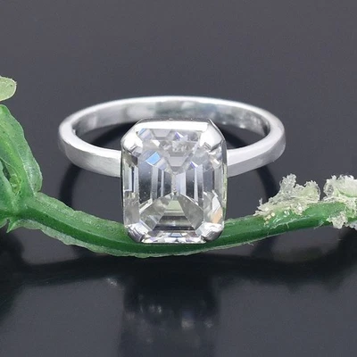 ¡Anillo solitario de diamantes gris talla esmeralda certificado de 4,5 quilates! Sin tarifa Foto 1 de 4