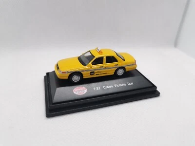 model power minis/ Crown Victoria Taxi/ 1:87 - Bild 1 von 2