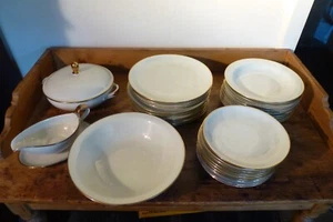 Servicio de porcelana con borde de oro 31 piezas Eschenbach, terrina, platos, salsas - Imagen 1 de 7