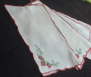 8 Vintage Madeira bestickte Leinen Cocktail Servietten mit Erdbeeren VV703 - Bild 1 von 3