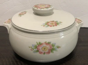 Halls Superior Quality Kitchenware Covered Casserole Soup Bowl Rose White #658 - Picture 1 of 8