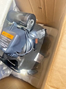 NEW Emerson Copeland M7JH-H028-IAA-121 Compressor ARE34C4E-IAA-901 - Picture 1 of 3