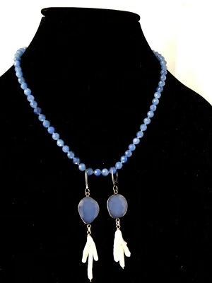 Juego de collar y pendientes de calcedonia azul con perla barroca Foto 1 de 4