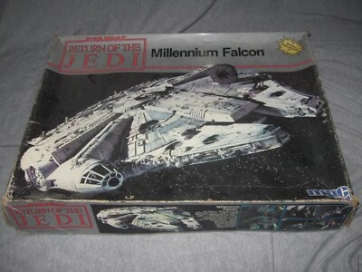 Difícil de Encontrar De Colección Nuevo 1983 MPC Star Wars Return of Jedi Millennium Falcon Modelo Foto 1 de 4