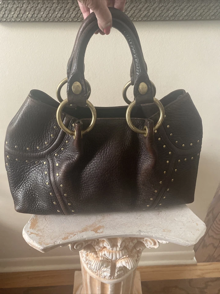 DE COLECCIÓN KENNETH COLE NUEVA YORK Latón Tachuela Cuero Marrón Motociclista Bolso Cartera Foto 1 de 4