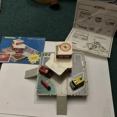 Micro Máquinas De Colección 1987 Hospital Travel City 2 Ambulancias Manual Caja Recorte Foto 1 de 4