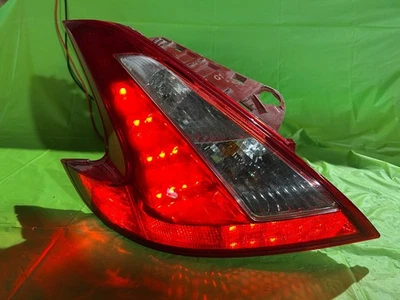Luz trasera izquierda OEM 2009-2017 Nissan 370z Foto 1 de 4
