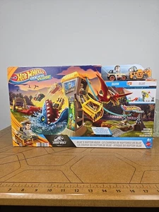 Hot Wheels RacerVerse Blue’s Raptor Rush Jurassic World Playset Owen vs Blue NIB - Picture 1 of 21