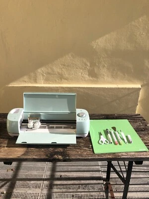 Cricut Explore Air 2, plotter da taglio, colore menta, usata pochissimo. - Immagine 1 di 4